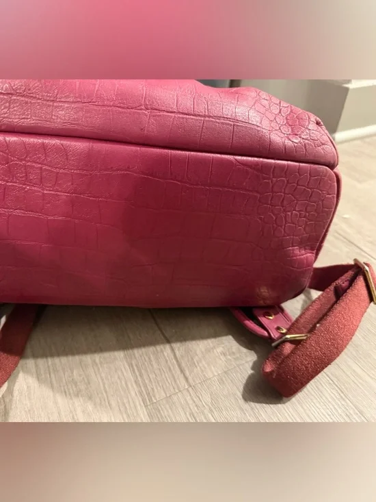 MCM Stark Large Fuchsia Croc-Embossed Leather Full Size Backpack - Picture 11 of 14